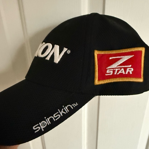 Srixon adjustable golf hat - Picture 2 of 3